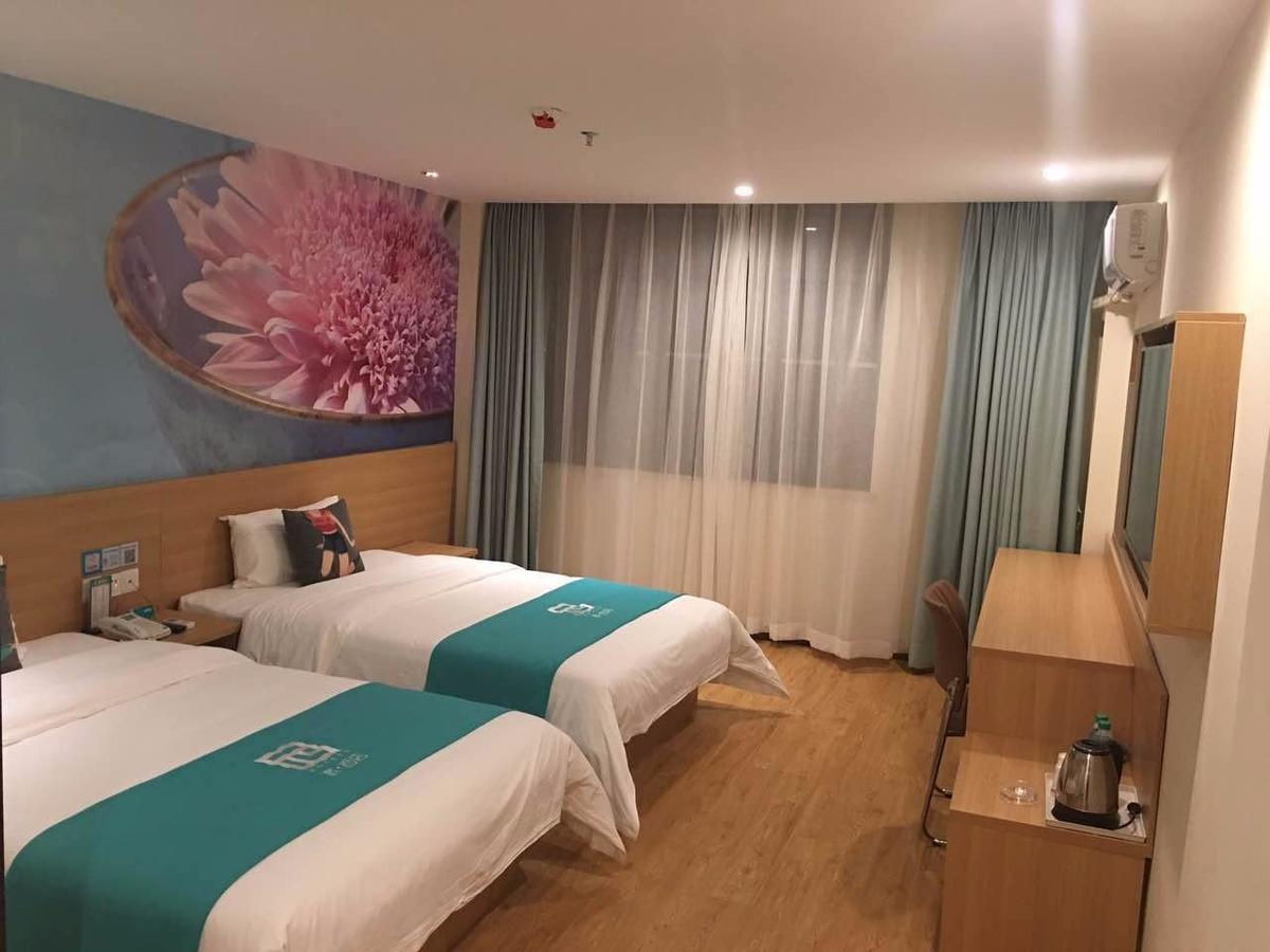 Pai Hotel Chengdu North Railway Station Экстерьер фото
