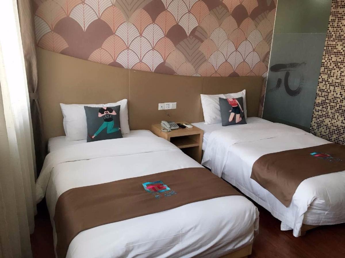 Pai Hotel Chengdu North Railway Station Экстерьер фото