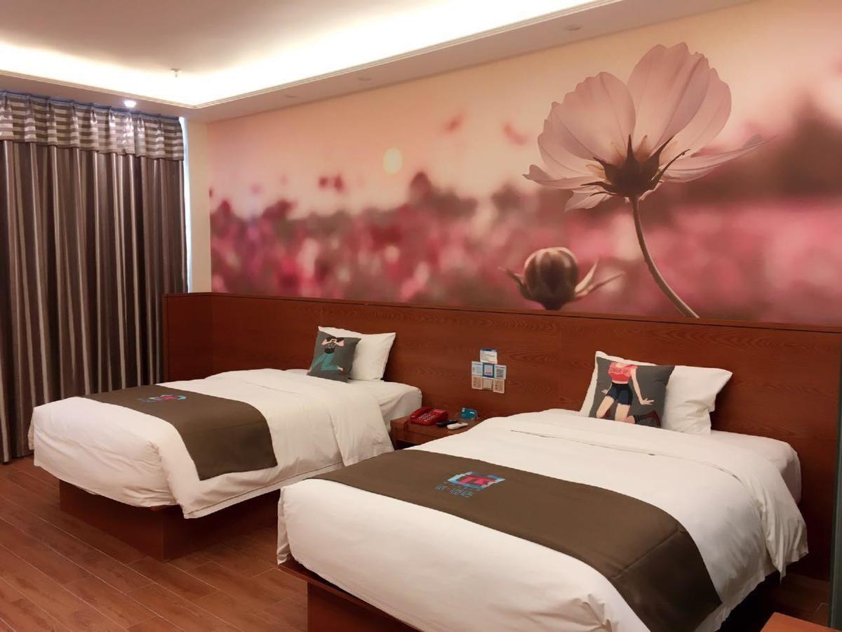 Pai Hotel Chengdu North Railway Station Экстерьер фото